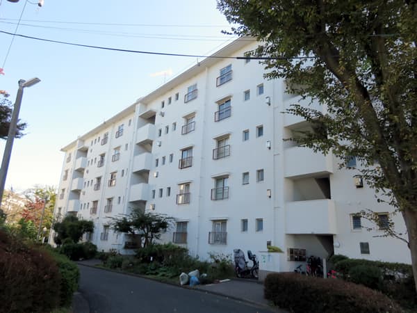 ガーデン山団地10号棟 1