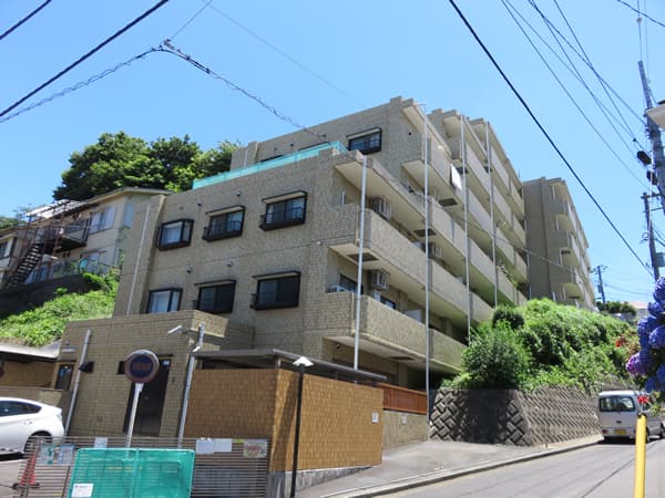 キャッスルマンションヨコハマ高島台 1