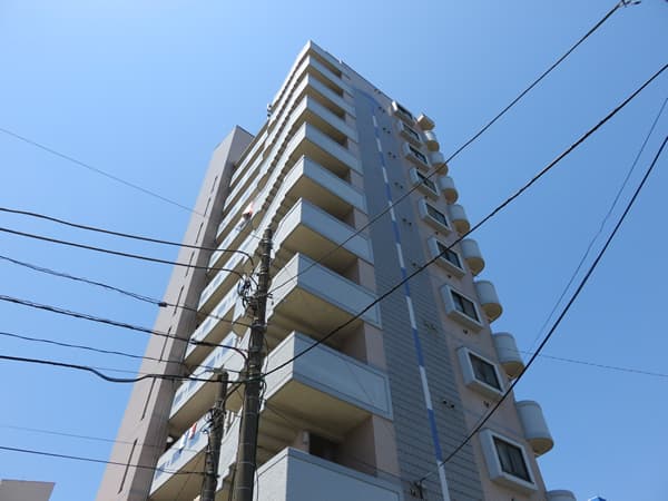 スカイコート神奈川新町 1