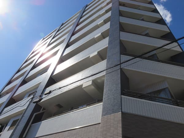 リブゼ横浜ヴェルデパセオ 1