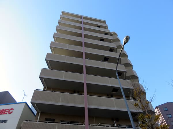 センチュリー新横浜いちょう通り 1