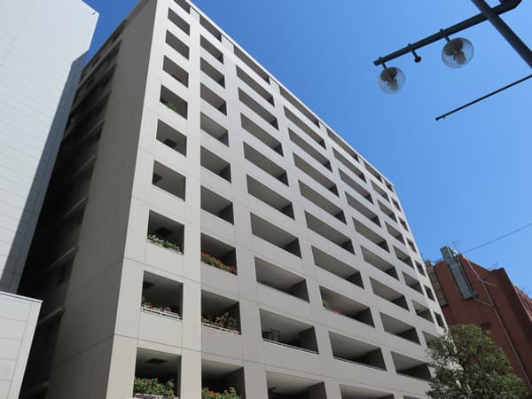 ライオンズステージ関内メダリオン 1