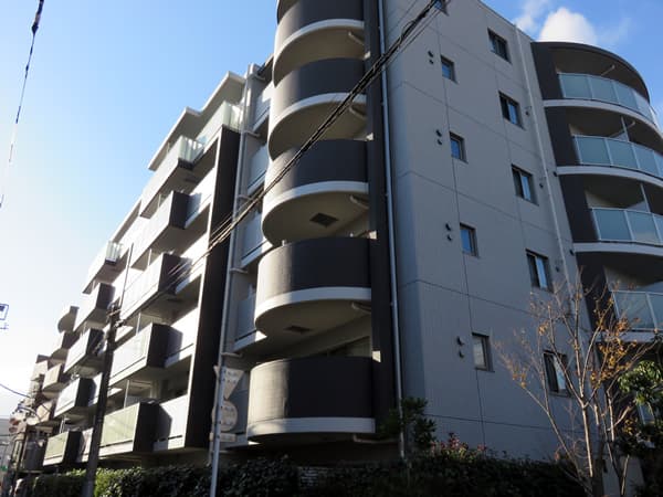 リーフィアレジデンス世田谷喜多見 1