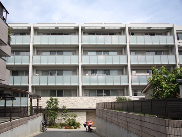 プレミスト宮崎台 1