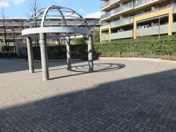 ララヒルズ3番街 13