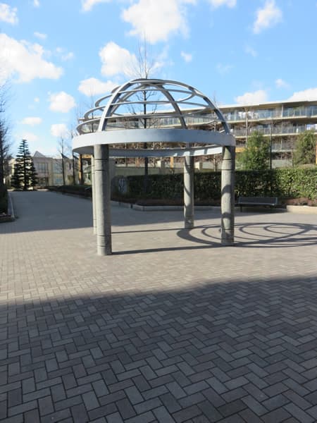 ララヒルズ1番街 12