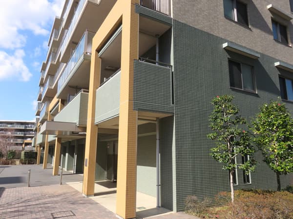 ララヒルズ6番街 3