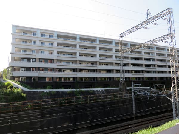 ドレッセ美しが丘ヒルズ 5