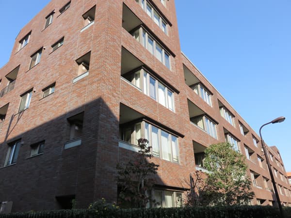 ブリリア外苑出羽坂 1