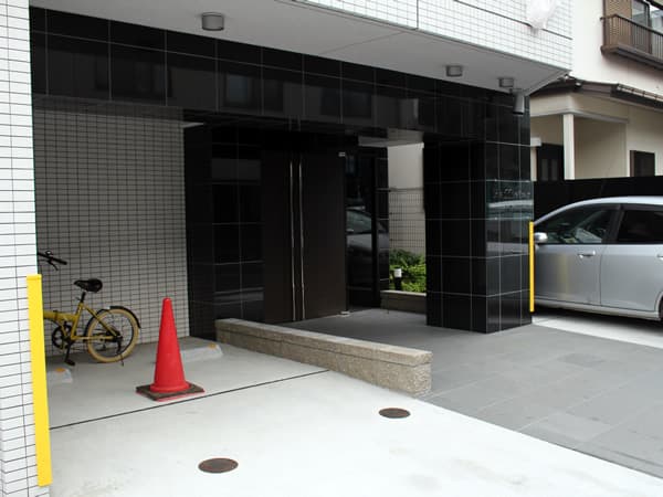 ラフィスタ横浜吉野町 2