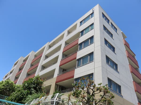 プラハ横浜ブリーズガーデン 1