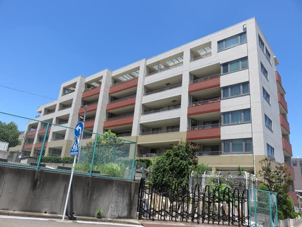 プラハ横浜ブリーズガーデン 3