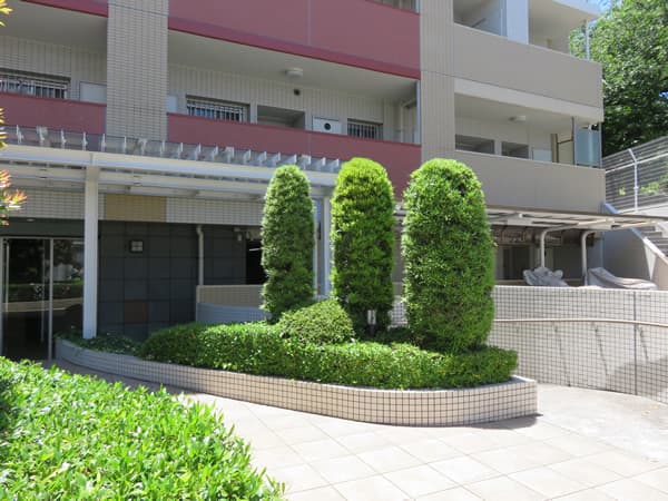 プラハ横浜ブリーズガーデン 15