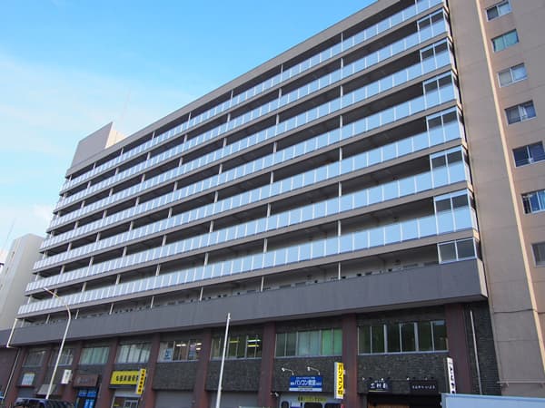 根岸駅前ビル 1