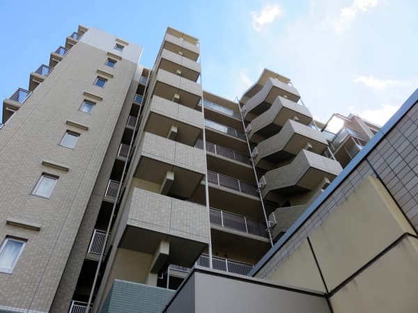 ララヒルズ1番街 18