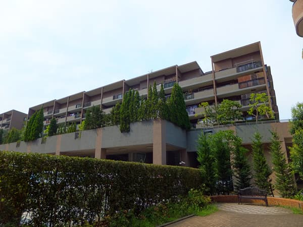 港北ニュータウンイオ9番館 1