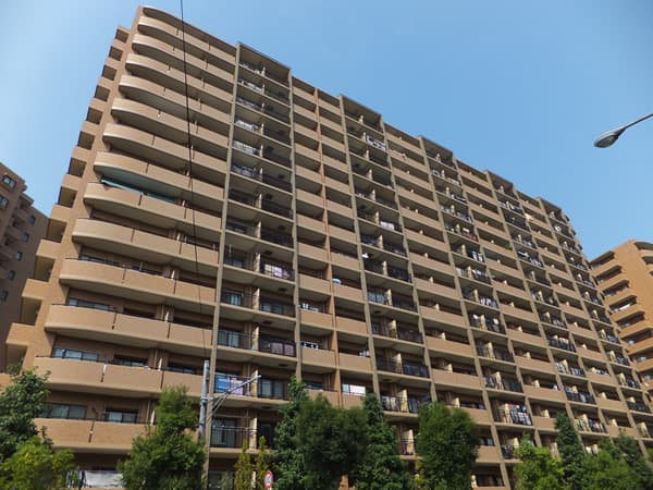 港北ニュータウンイオ6番館 1