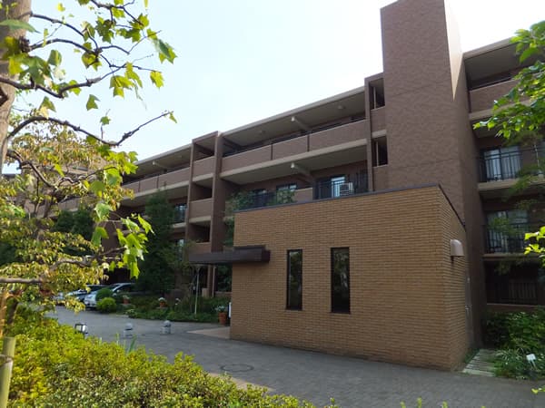 港北ニュータウンイオ4番館 1