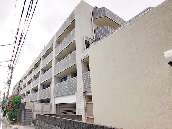 シーズクロノス新宿戸山 1