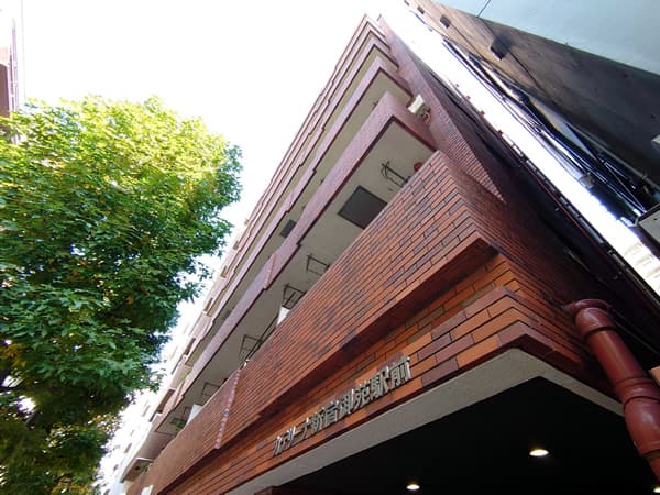 カテリーナ新宿御苑駅前 1