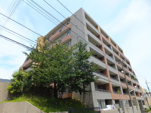 パストラルフォート江田 3