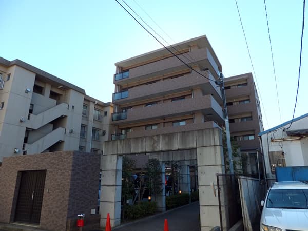 シャロール港北 4