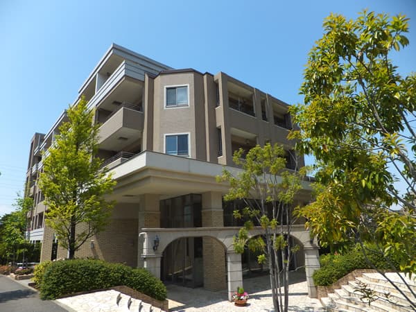 ドレッセ美しの森フロラージュイーストヒル 1