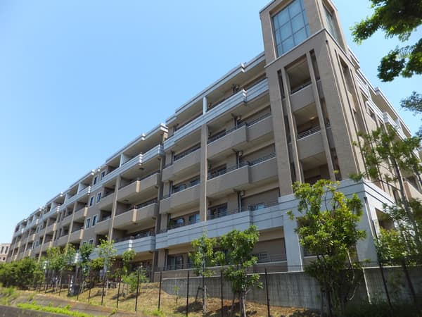 ドレッセ美しの森フロラージュイーストヒル 2