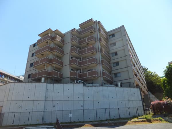 エストグランディール横浜鶴見 1