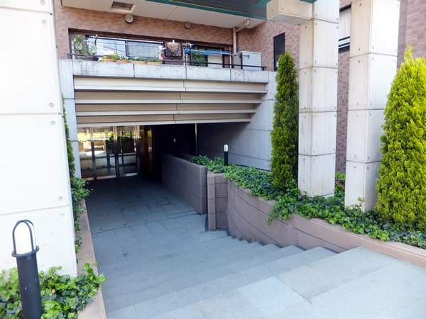 ネオヒルズ東寺尾北台 4