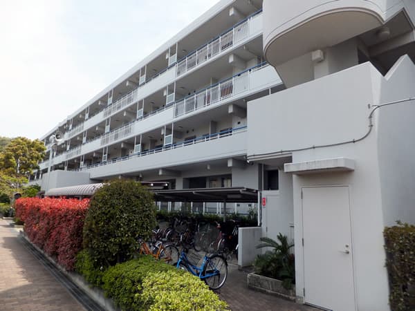 モアクレストマリンシティ金沢文庫F棟 1