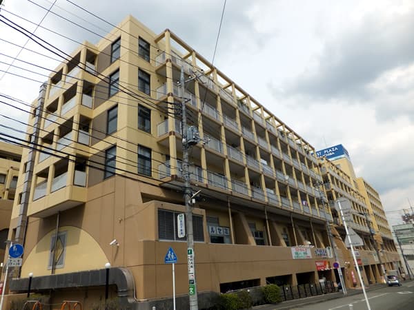 ホーメストプラザ十日市場東館 1