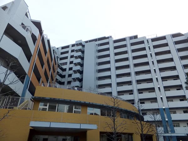 カウンテスコートアクシスコート 2