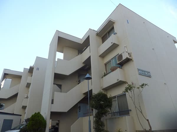 メゾンドリビエラ大倉山 1