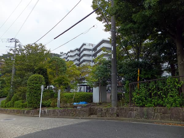 コンドミニアムヴェル大倉山 3