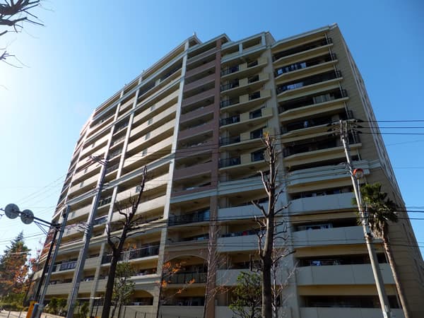 レイディアントシティ向ヶ丘遊園イタリア街区 3