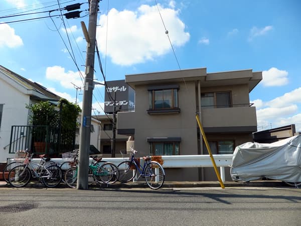 セザール大倉山 1