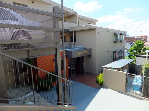 セザール大倉山 3