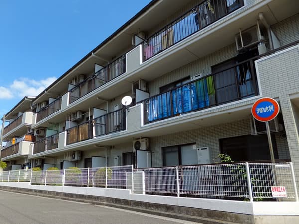 コンドミニアムメイ大倉山 2