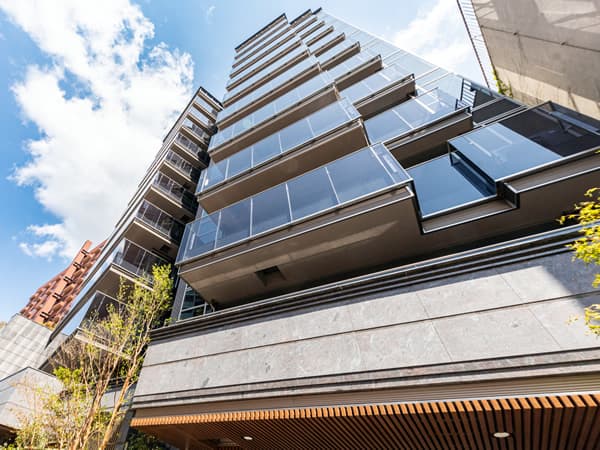 ロイヤルシーズン麻布永坂 1