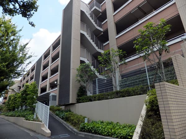 小田急コアロード青葉台 1