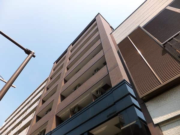 グリフィン横浜・東口参番館 1