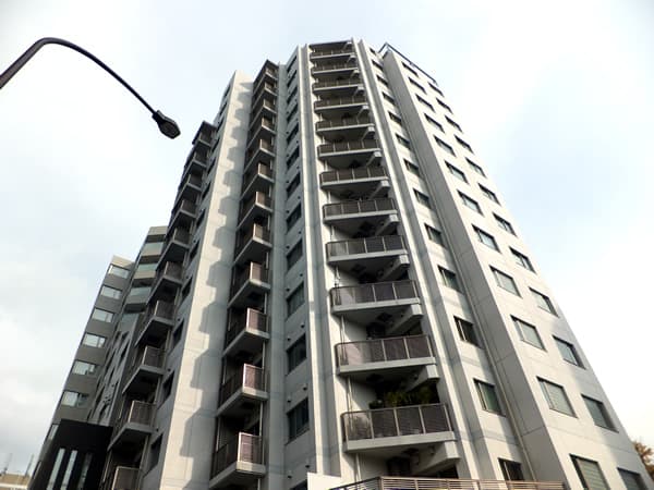 レグノラフィネ南青山 1