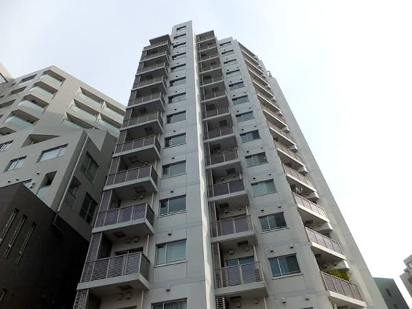 レグノラフィネ南青山 3