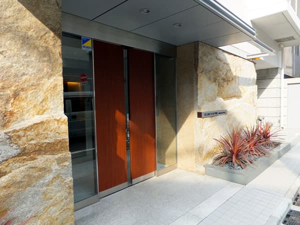 レグノラフィネ南青山 8