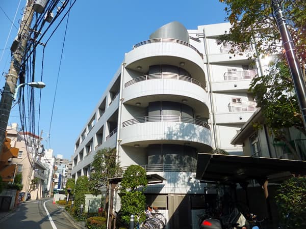 アールブラン目黒青葉台 2