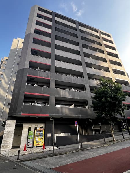 アヴァンツァーレ新宿ピアチェーレ 1