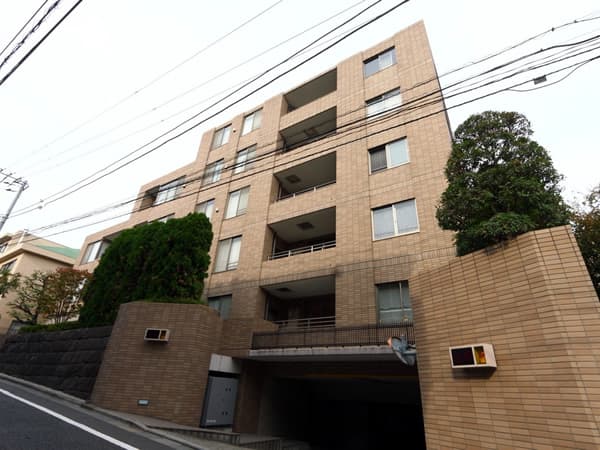 ヴェーゼント市ヶ谷 1