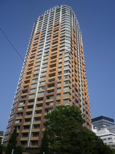 青山パークタワー 1
