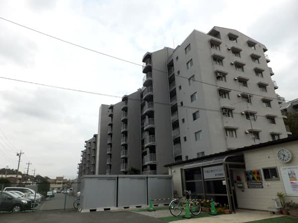 大倉山ハイム2号棟 1